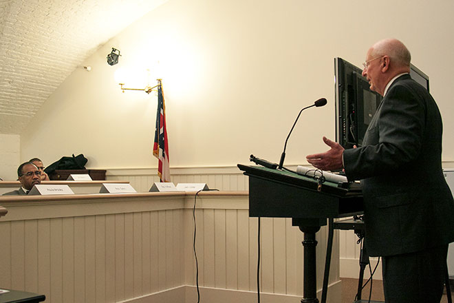 Image of Ohio Supreme Court Justice Paul E. Pfeifer addressing the Ohio Constitutional Modernization Committee