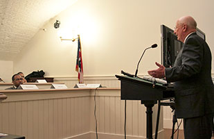 Image of Ohio Supreme Court Justice Paul E. Pfeifer addressing the Ohio Constitutional Modernization Committee