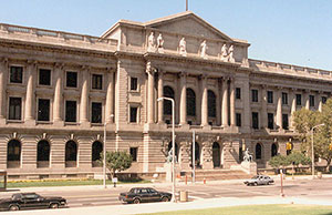 Full Eighth District reverses 3-judge panel, overrules 2009 precedent on Ohio criminal sentencing law. Full Eighth District reverses 3-judge panel, overrules 2009 precedent on Ohio criminal sentencing law.