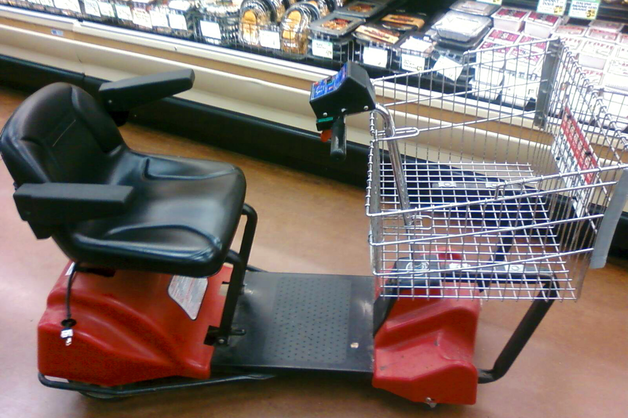 Grocer Not Responsible for Motorized Cart Collision that Injured Shopper