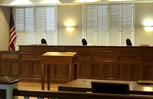 Image of the empty bench of the Tenth District Court of Appeals