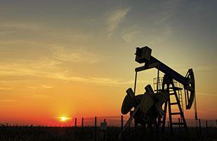 Image of a pumpjack on an oil well (Getty Images)