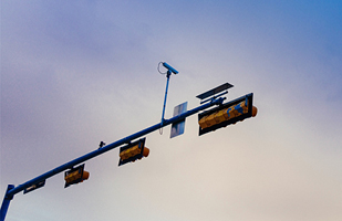 Image of a traffic light with camera